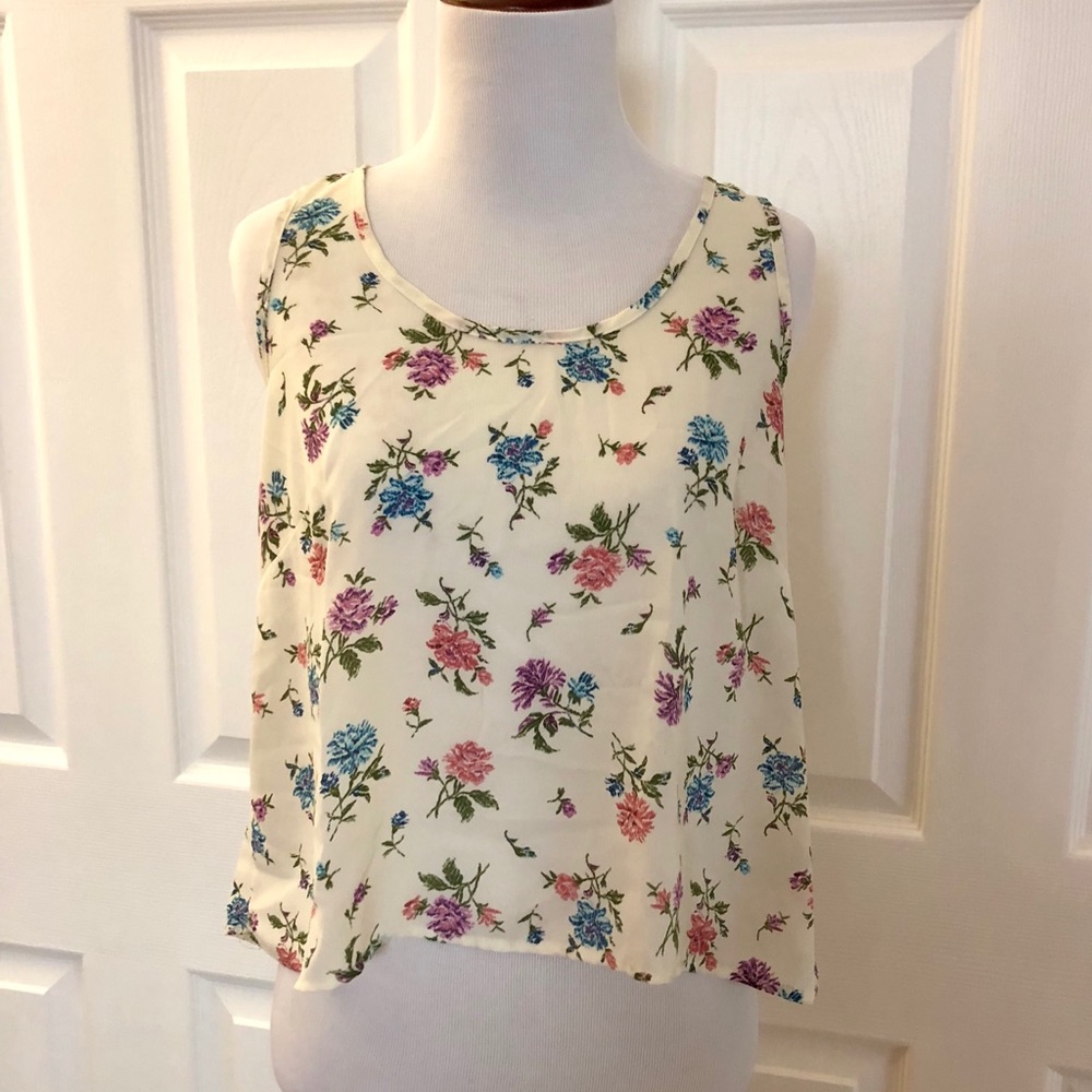 Lush sleeveless cropped floral top, size small